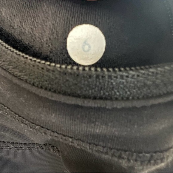 Lululemon Cropped Black Mesh Leggings Size 6 - Picture 11 of 12